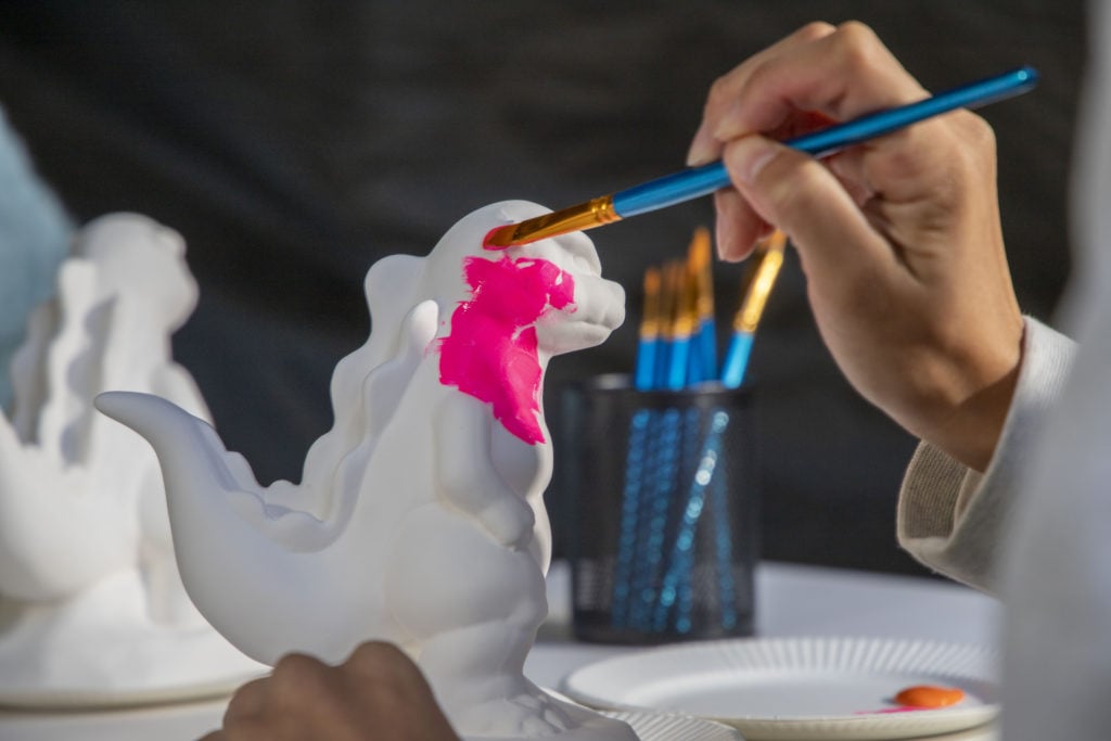 MYゴジラをつくるクラフト体験！アトラクションとのセット券も登場