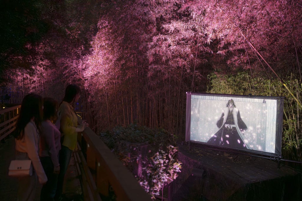 ナイトウォークの見所紹介！】光や音で彩られた夜の森で『BLEACH 千年