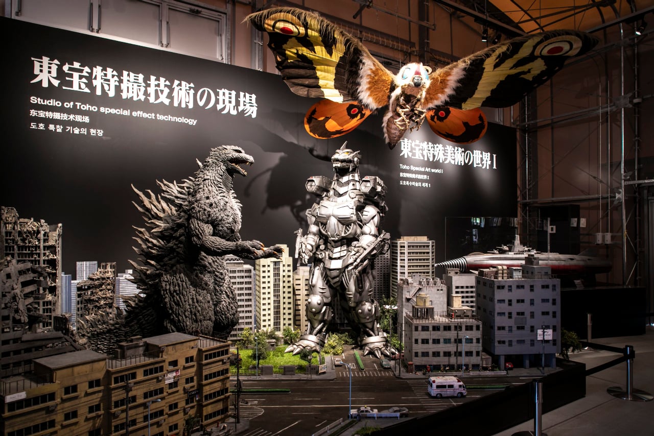Relive the Godzilla fever that was on Friday Roadshow!] A