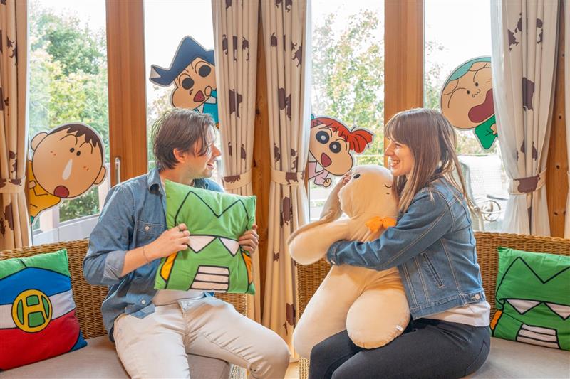 クレヨンしんちゃん　ニジゲンノモリ　グランシャリオ　ポーチ グランピング施設「GRAND CHARIOT 北斗七星135°」新棟開設